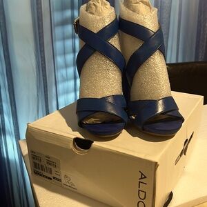 ALDO Blue heels size 8